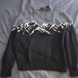 Banana Republic Men's Crewneck Sweater - Black and Gray Mountain Design